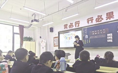 大学生上课玩手机的调查报告范文