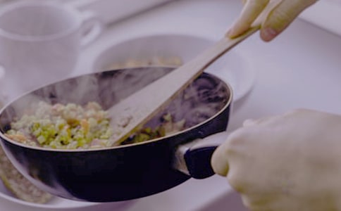 (优秀)第一次做饭小学作文