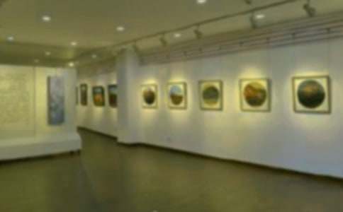 ���ڻ�չ���Ը�