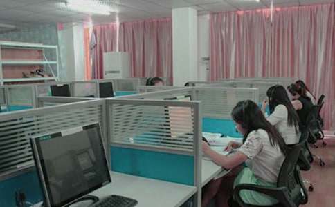 ����Ա�����ʵ������