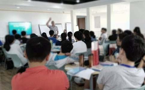 《金色的草地》教学反思