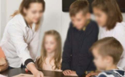 ��ѡ�ж���ʦ�ݽ�����8ƪ