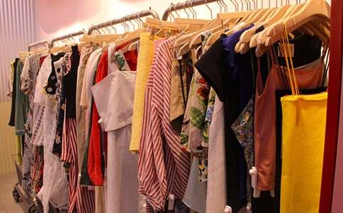 С�������̰�����С���ﴩ�·���