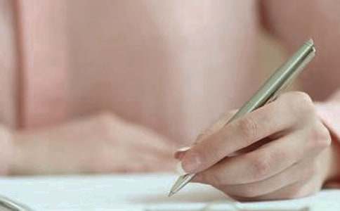 窗外的鸟巢作文 - 体裁鸟作文