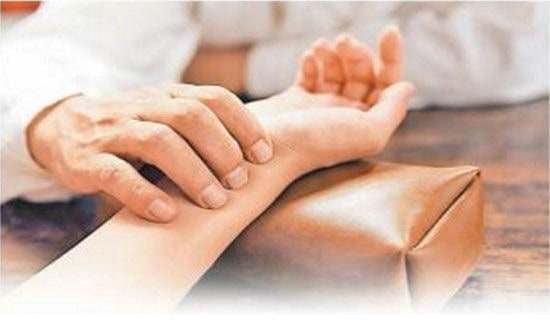 内科医生个人述职报告